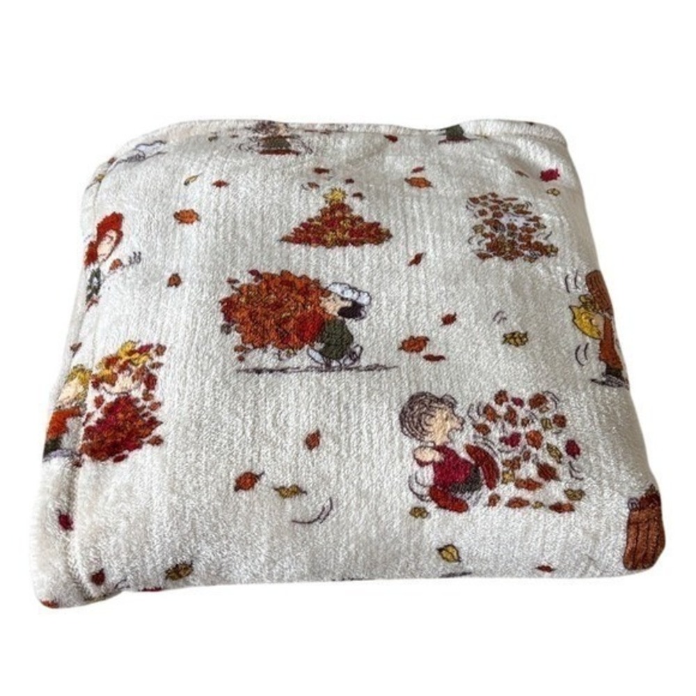 Peanuts Fall Throw Blanket Snoopy Charlie Brown Autumn Leaves Pumpkins 60x72 NEW